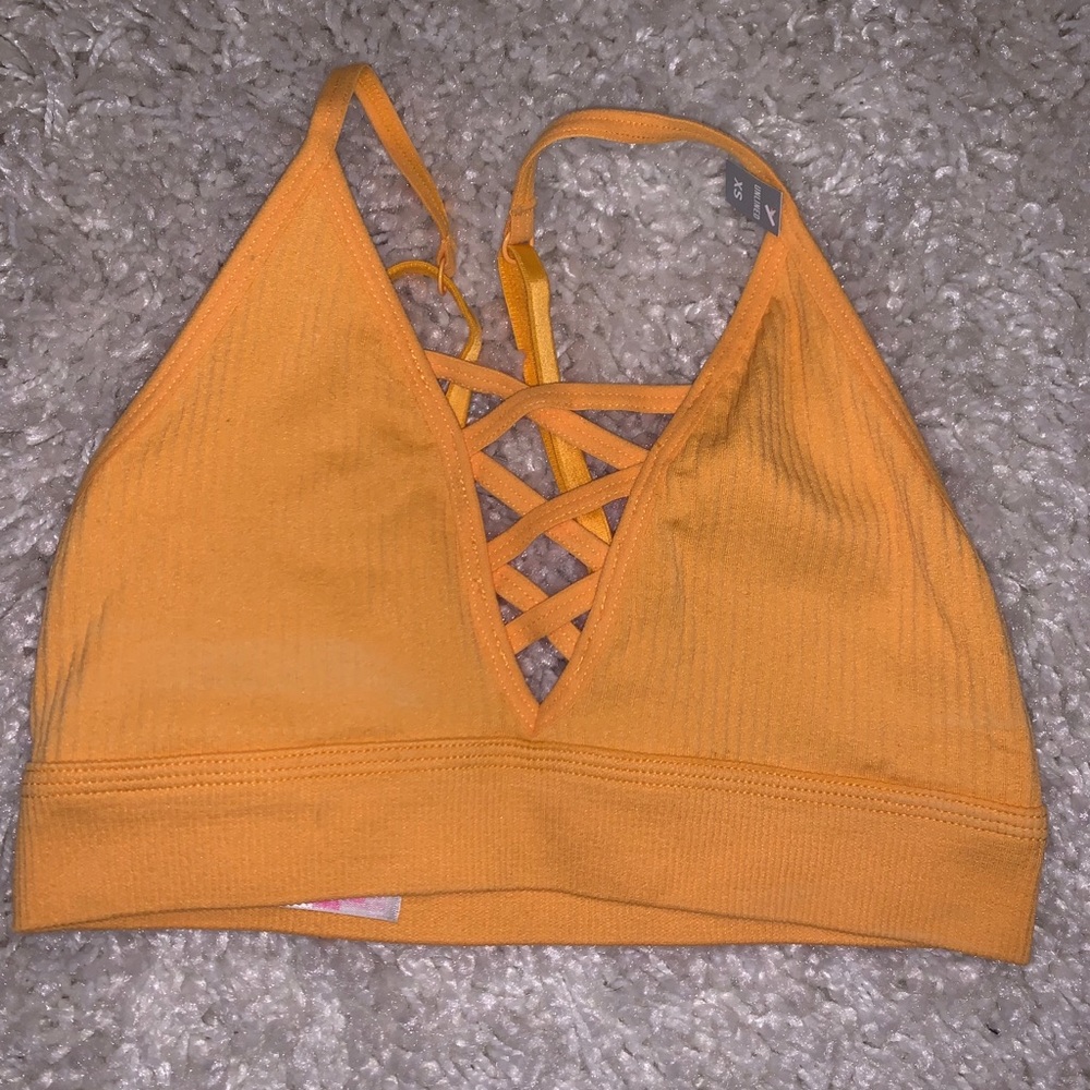 Bnwt vs pink bra